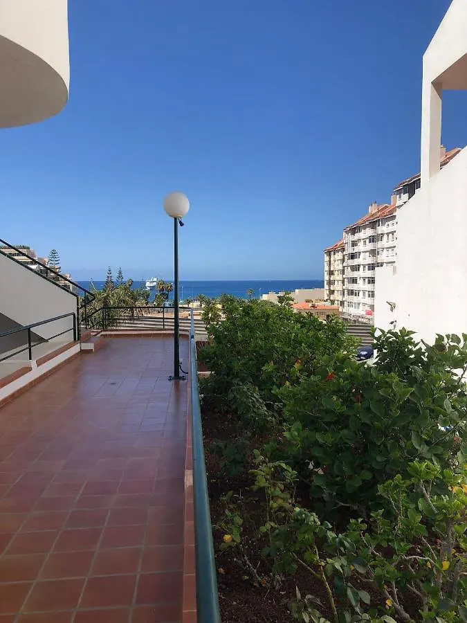 Apartamento De 1 Dormitorio En Victoria Court 2 Los Cristianos. Los Cristianos  Spain